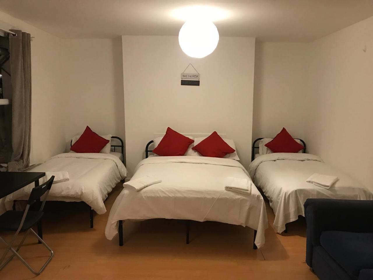 Poplar Guest House London Exteriör bild