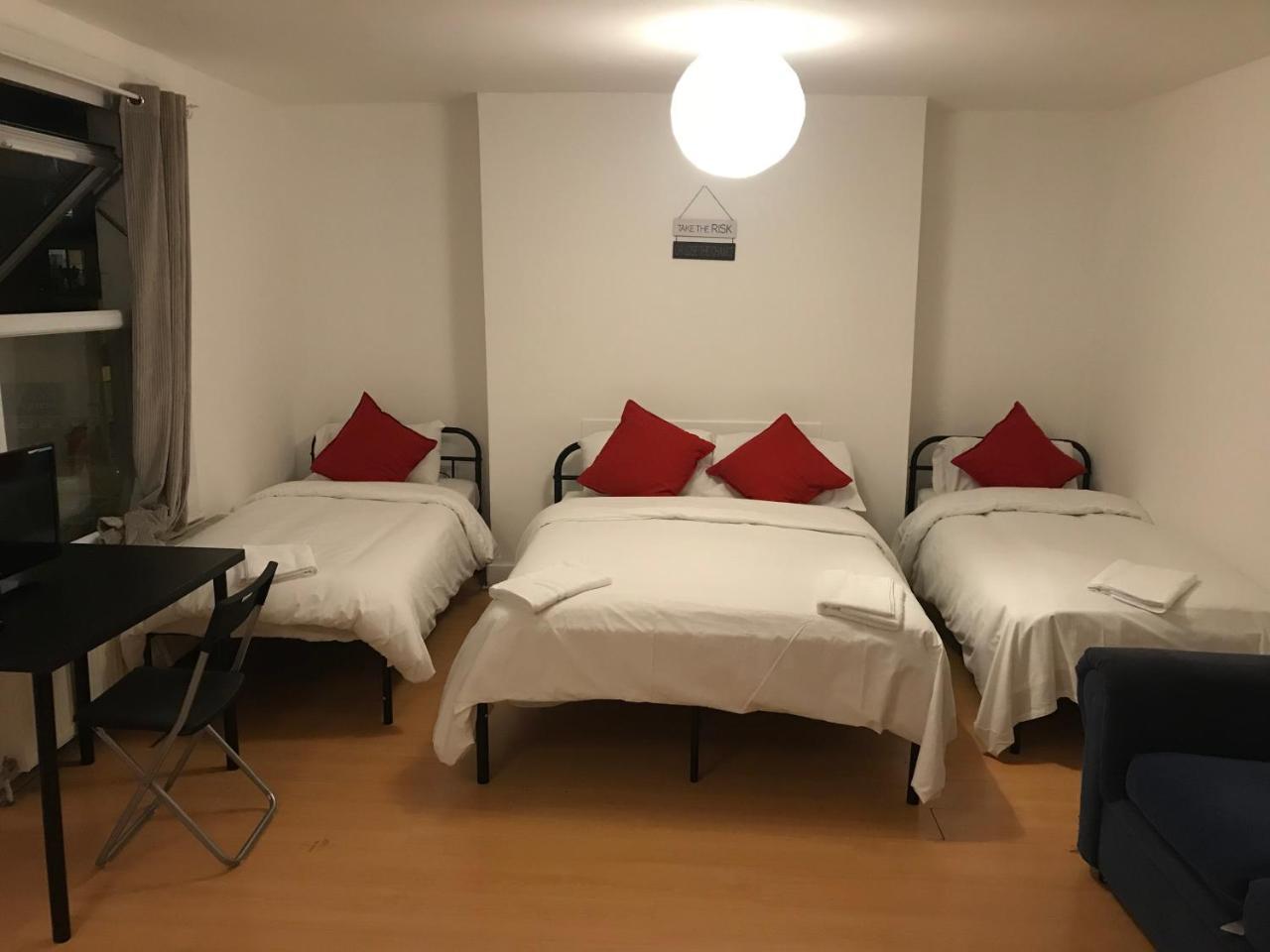 Poplar Guest House London Exteriör bild