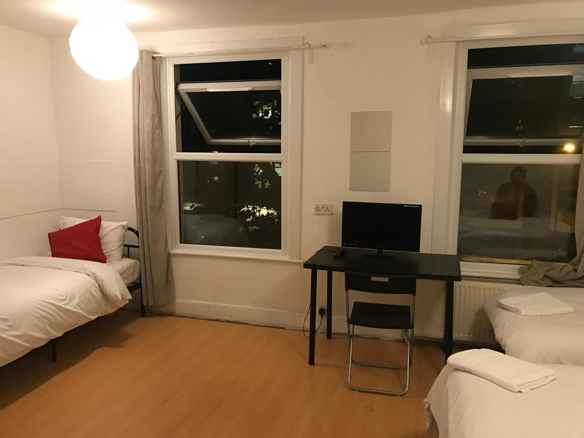 Poplar Guest House London Exteriör bild