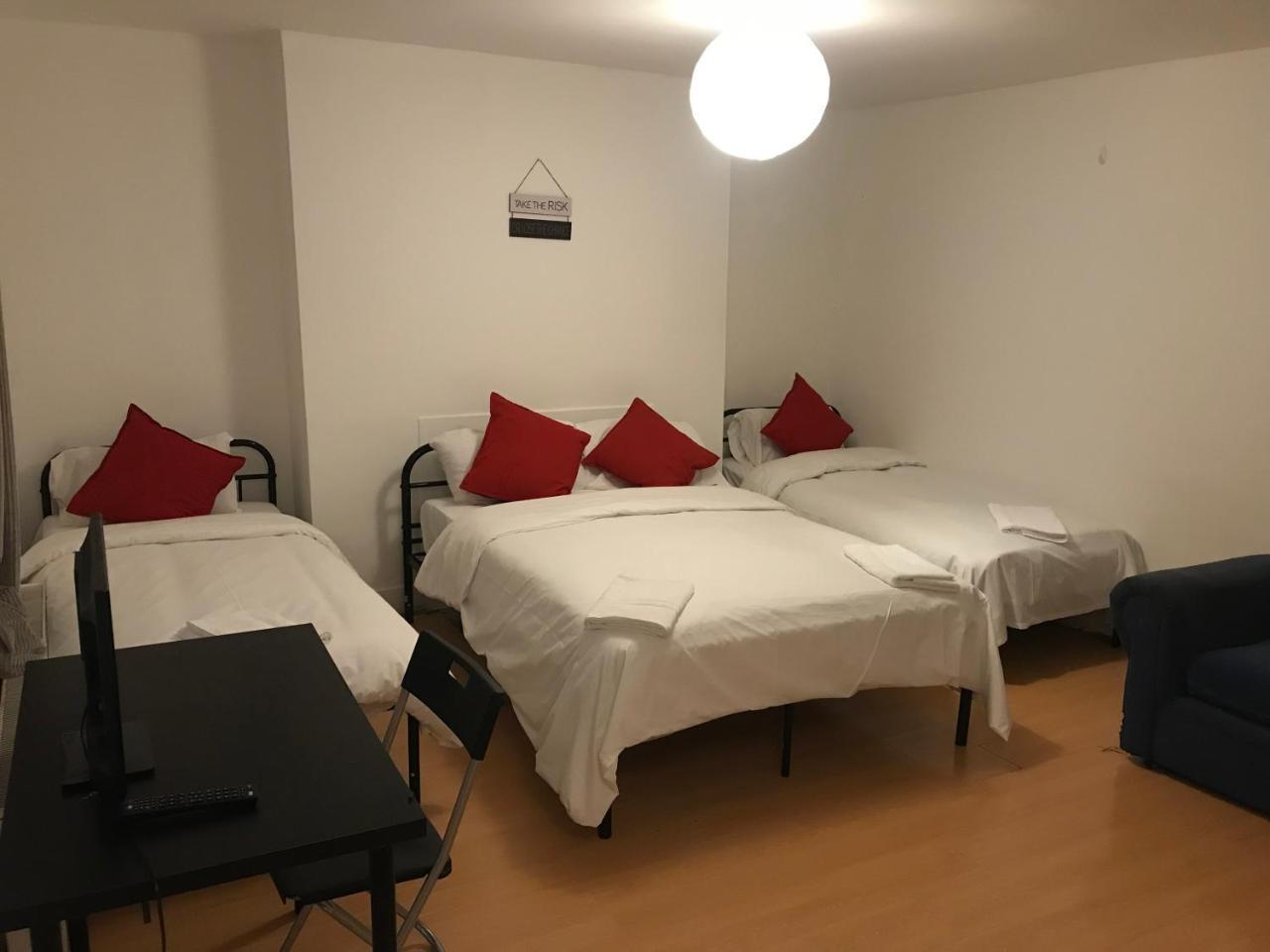 Poplar Guest House London Exteriör bild
