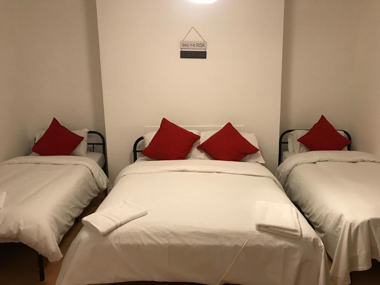 Poplar Guest House London Exteriör bild