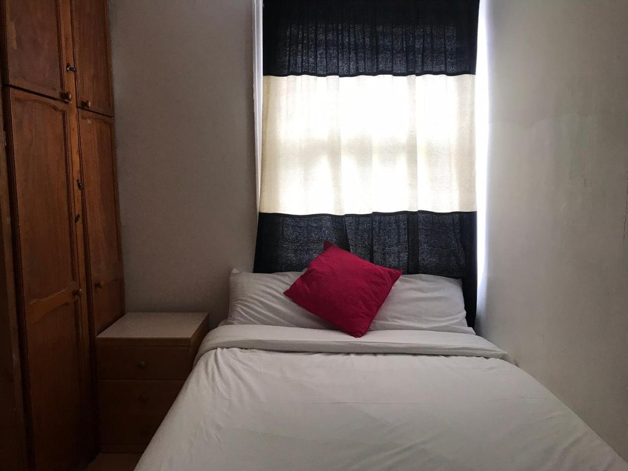 Poplar Guest House London Exteriör bild