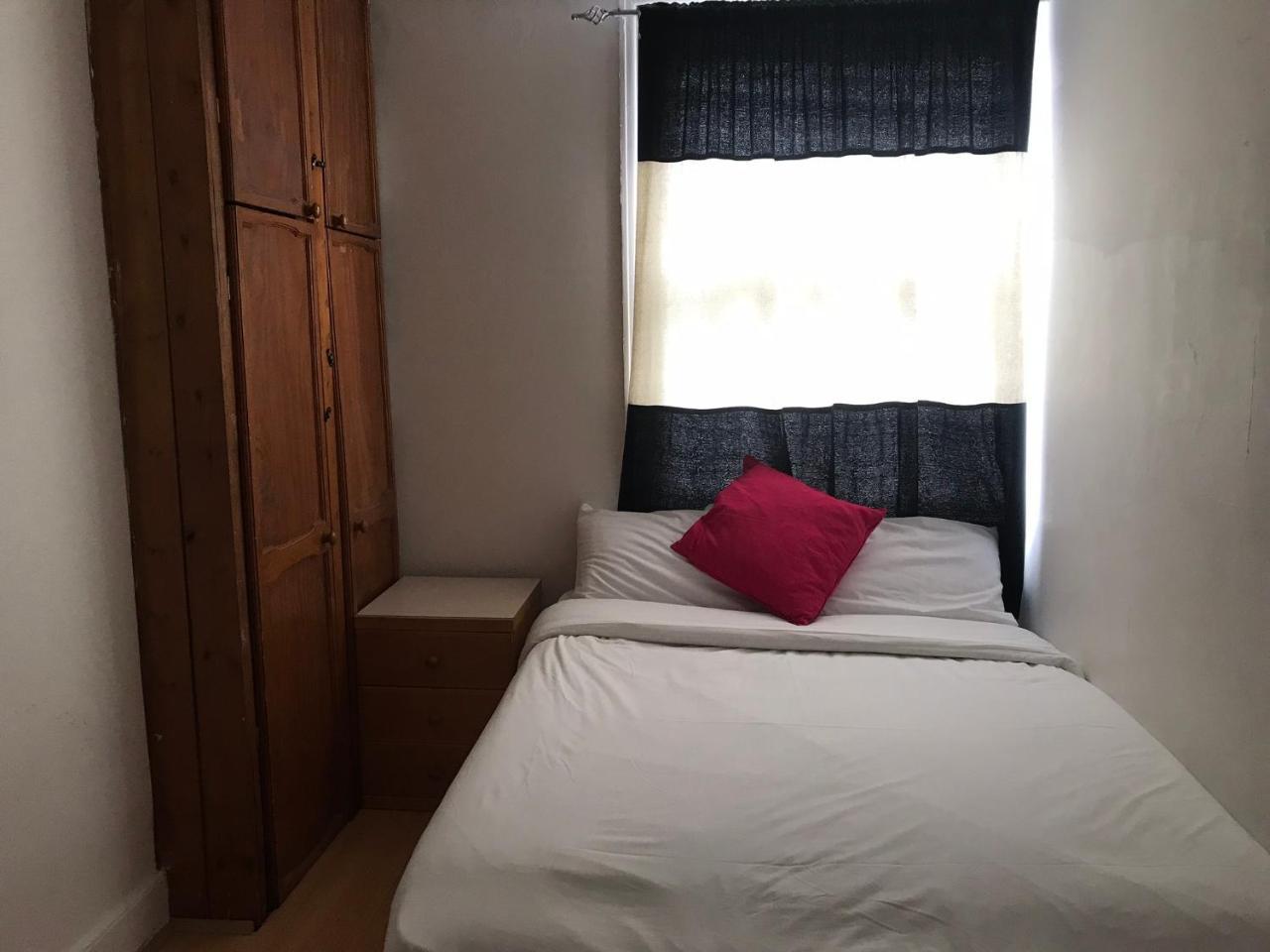 Poplar Guest House London Exteriör bild